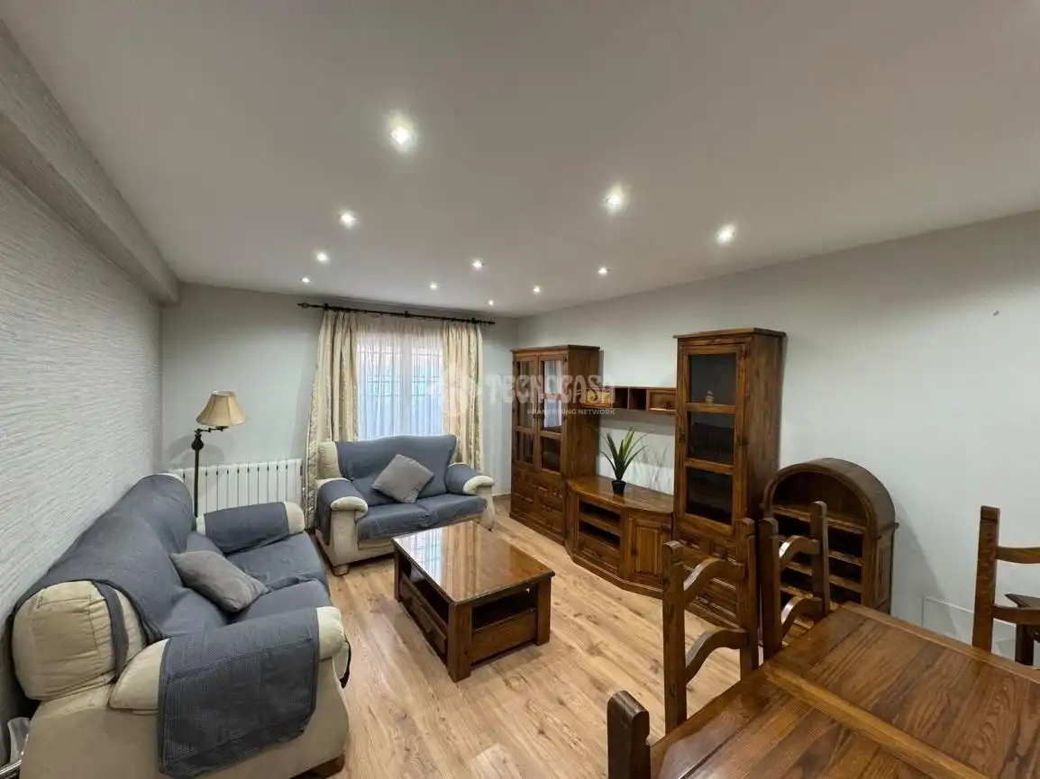 Casa adosada en venta en Yepes