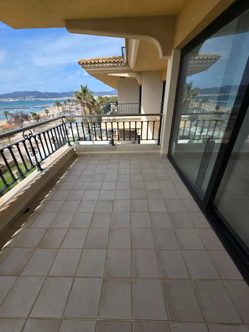 Terrassa de Pis de lloguer en  Palma de Mallorca amb Calefacció, Parquet i Terrassa