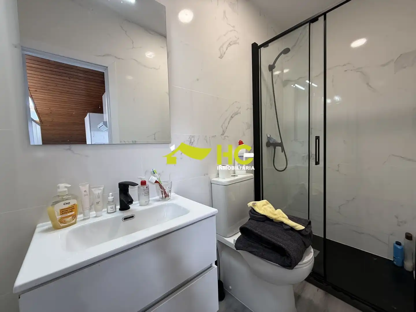 Baño de Apartamento de alquiler en Madrid con Aire acondicionado, Calefacción y Amueblado