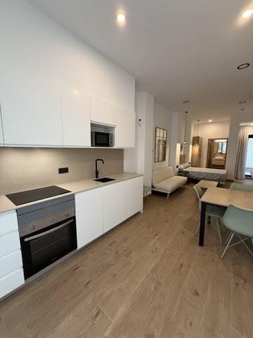 Estudio en Venta en Carrer de Tirant lo Blanch en En Corts - Doctor Waksman
