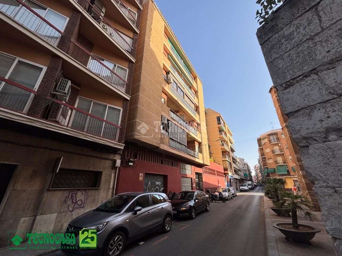 Exterior view of Flat for sale in Ciudad Real Capital  with Air Conditioner