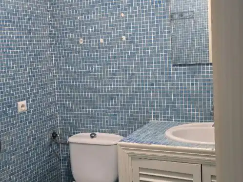 Badezimmer von Geschaftsraum zur Miete in Sevilla mit Klimaanlage und Heizung