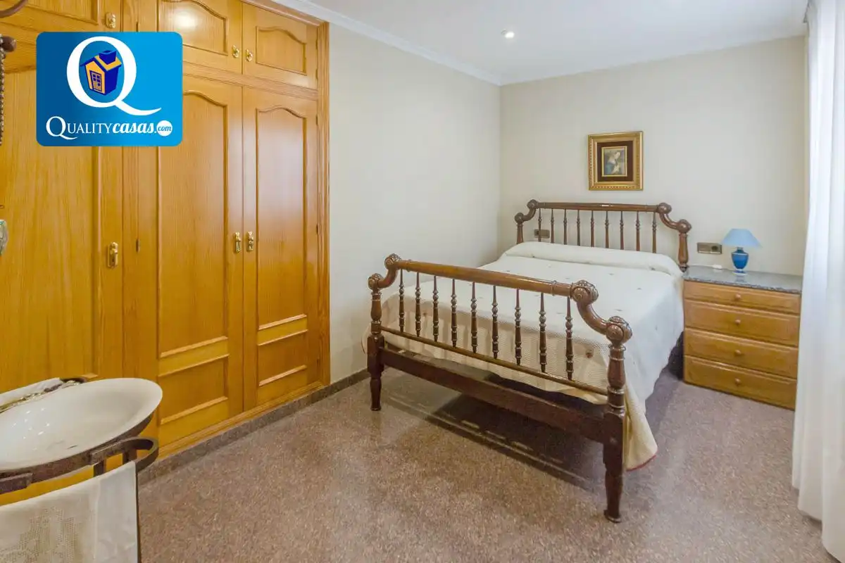 Habitación de Casa o chalet en venta en Villena con Calefacción, Terraza y Trastero