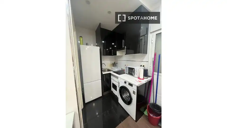 Kitchen of Study for share in Madrid  with Air Conditioner, Terrace and Furnished