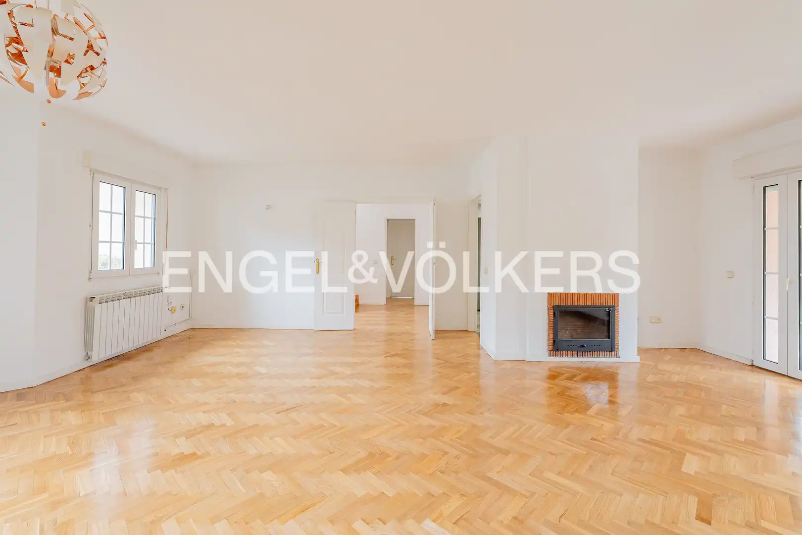 Sala d'estar de Casa adosada de lloguer en Villanueva de la Cañada amb Calefacció, Jardí privat i Parquet