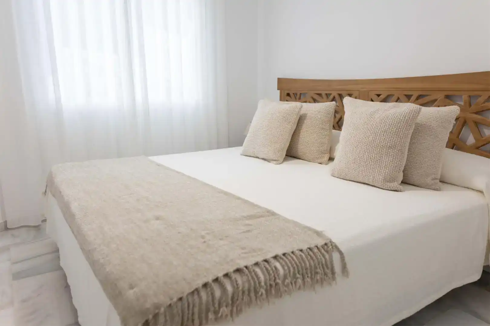 Habitación de Casa o chalet en venta en Almuñécar con Jardín privado, Piscina y Balcón