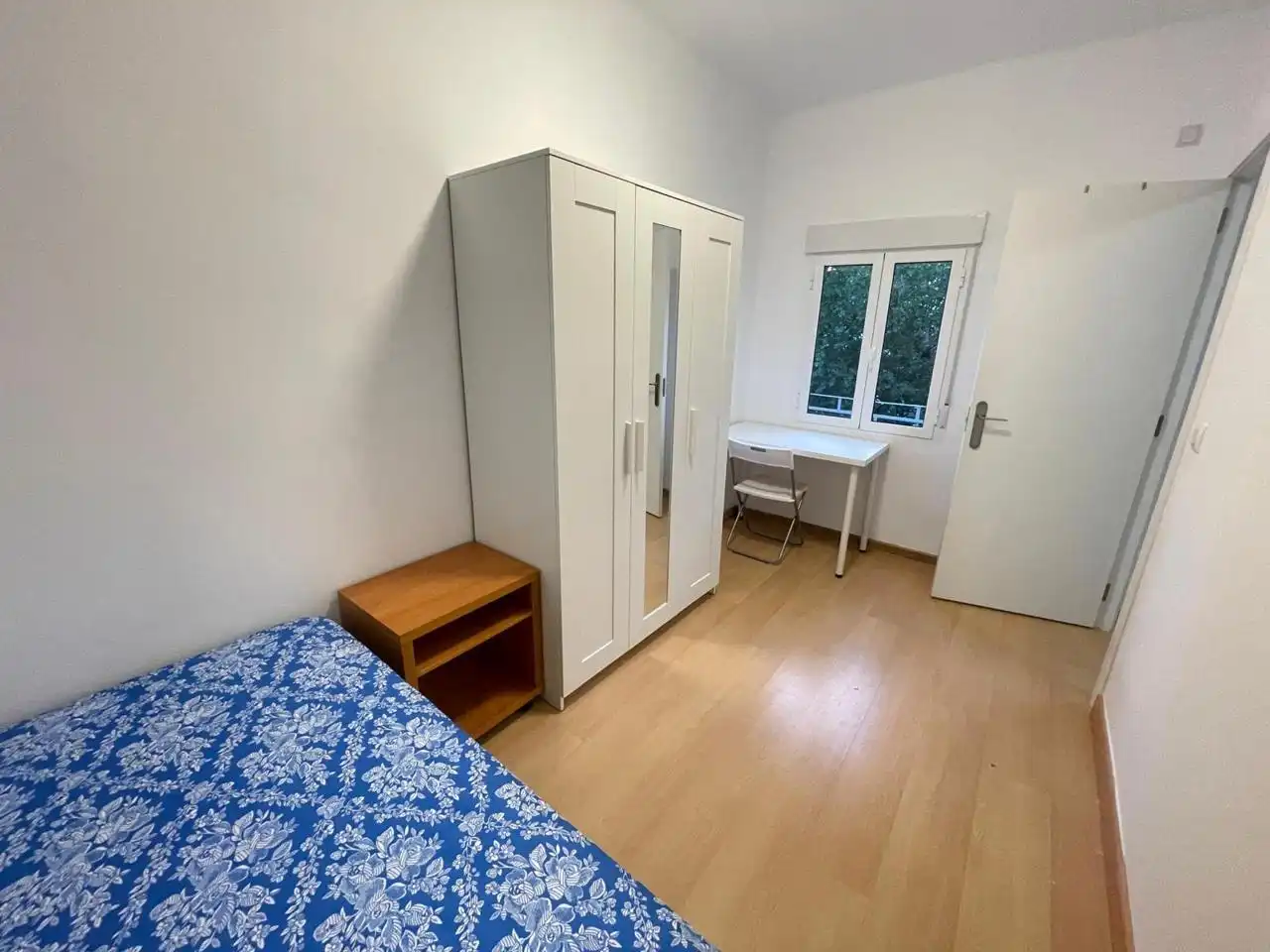 Habitación de Piso de alquiler en Sevilla con Aire acondicionado, Amueblado y Balcón