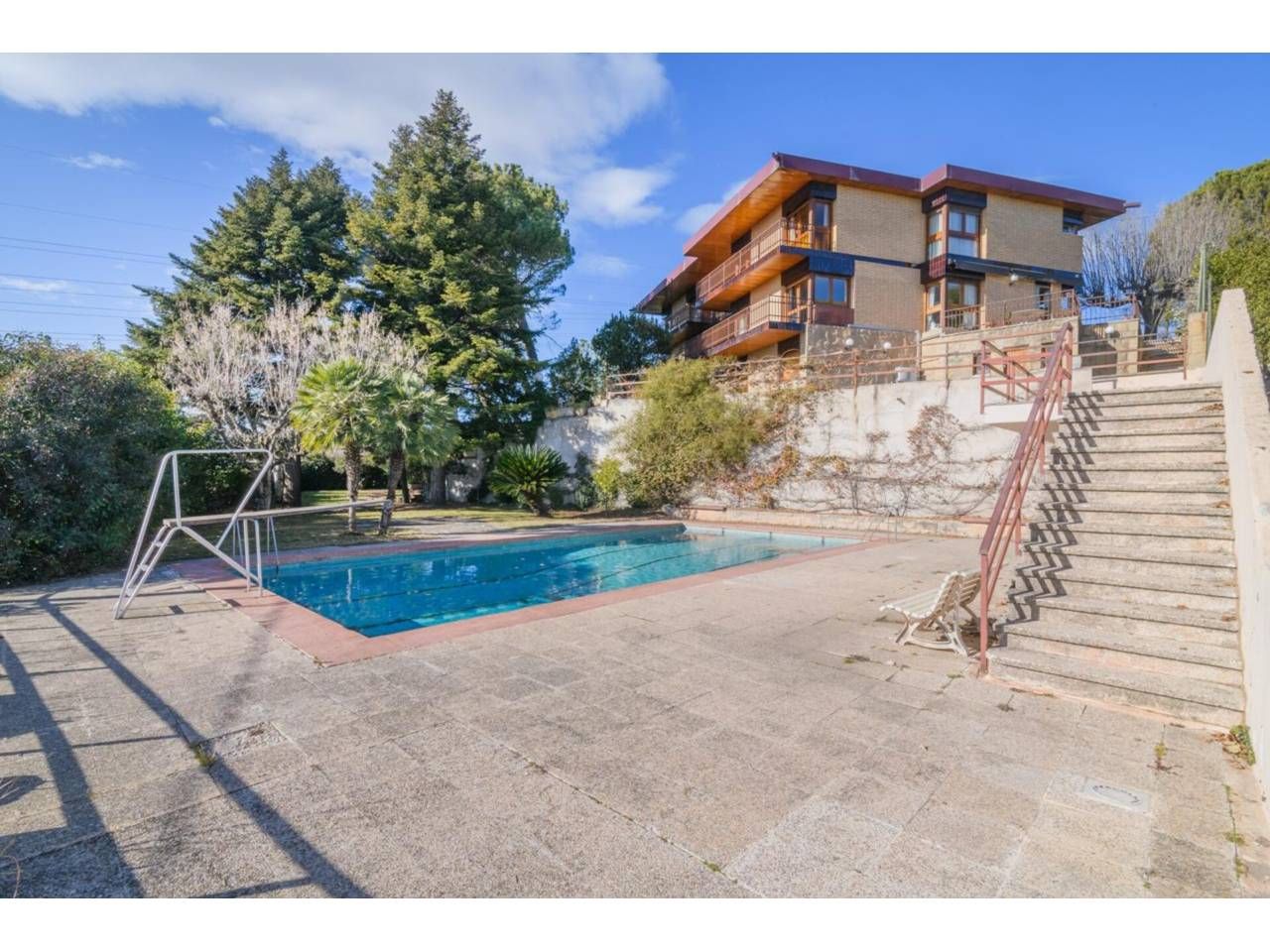 Swimming pool of House or chalet for sale in Manresa  with Air Conditioner, Heating and Private garden