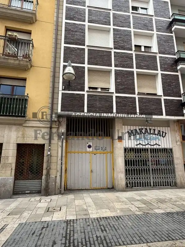 Aparcament de lloguer a Komentukalea Kalea