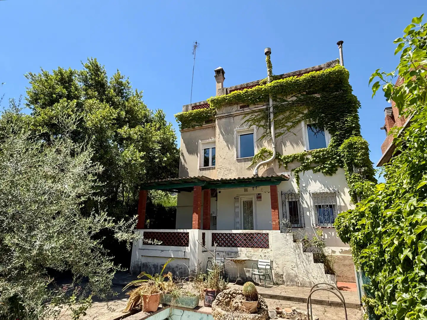 Vista exterior de Casa o chalet en venta en Barcelona con Calefacción, Jardín privado y Terraza