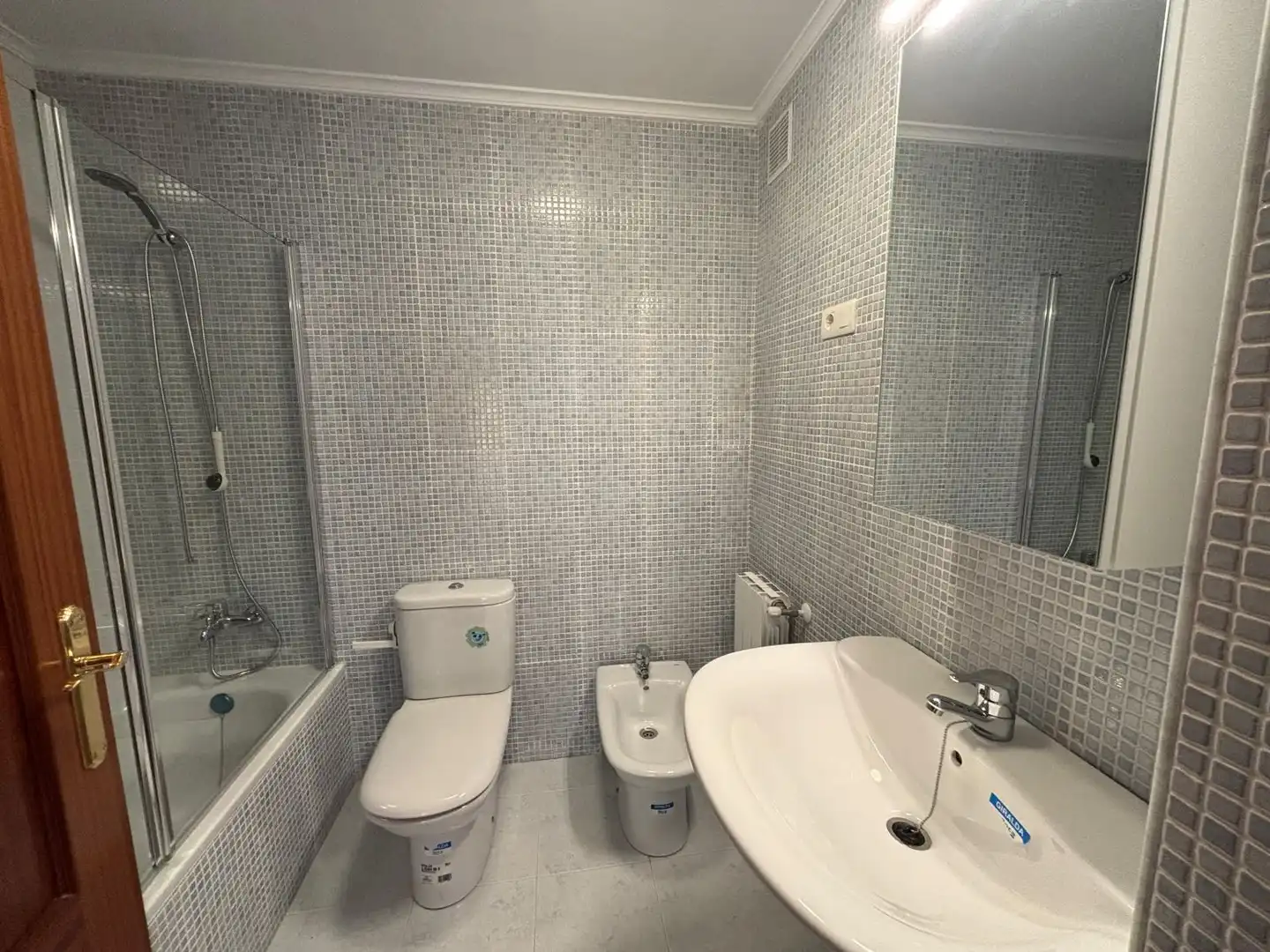 Baño de Piso de alquiler en Balmaseda con Calefacción y Balcón