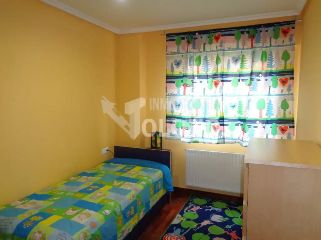 Habitación de Apartamento en venta en Haro con Calefacción, Parquet y Trastero