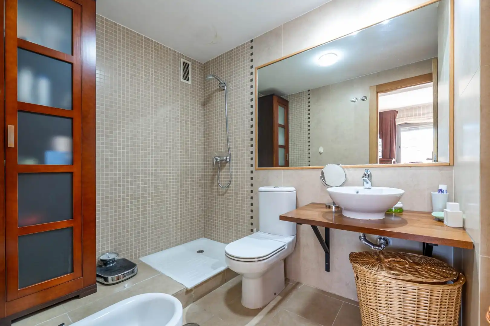 Bathroom of Flat for sale in Granada  with Air Conditioner, Heating and Private garden