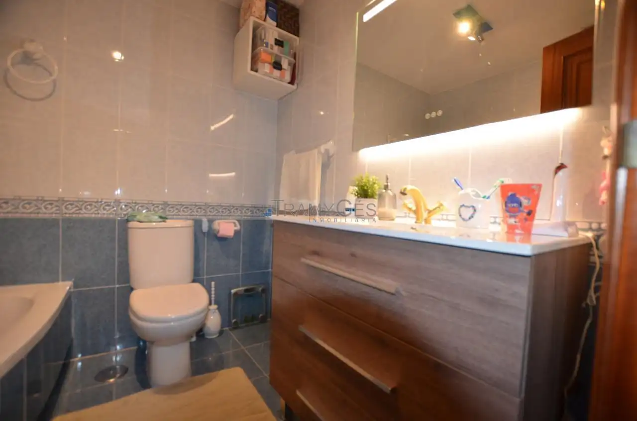 Baño de Piso en venta en Tomiño con Calefacción y Trastero