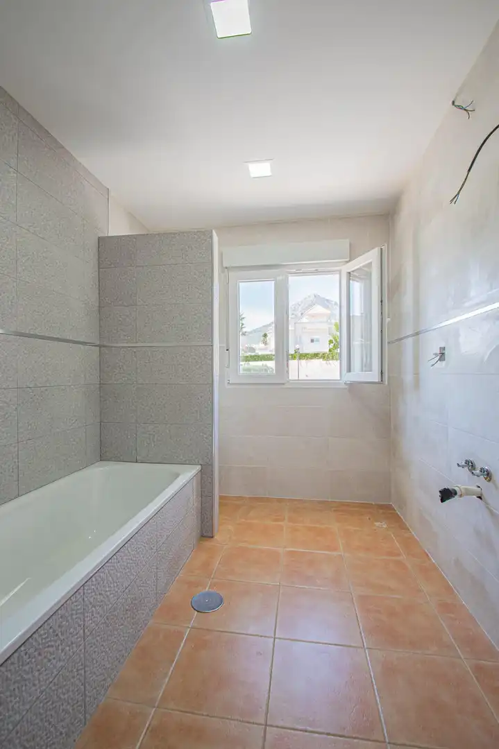 Bany de Casa o xalet en venda en La Nucia amb Aire condicionat, Calefacció i Terrassa