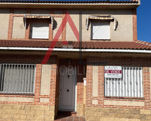 Vista exterior de Casa o xalet en venda en Nava de la Asunción