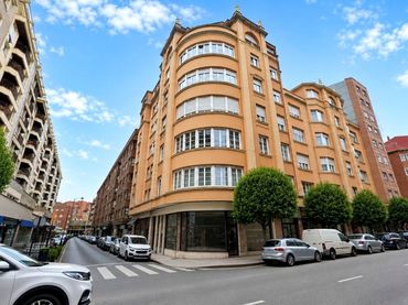 Appartement avec ascenseur à louer à Avenida Manuel Llaneza 38