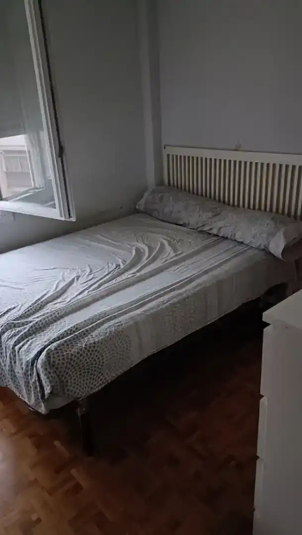 Bedroom of Apartments for rent in Tudela