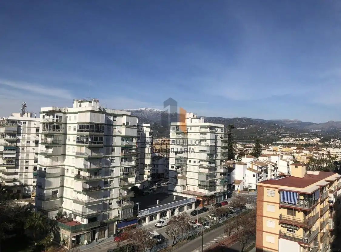 Vista exterior de Estudi de lloguer en Vélez-Málaga amb Aire condicionat, Piscina i Moblat