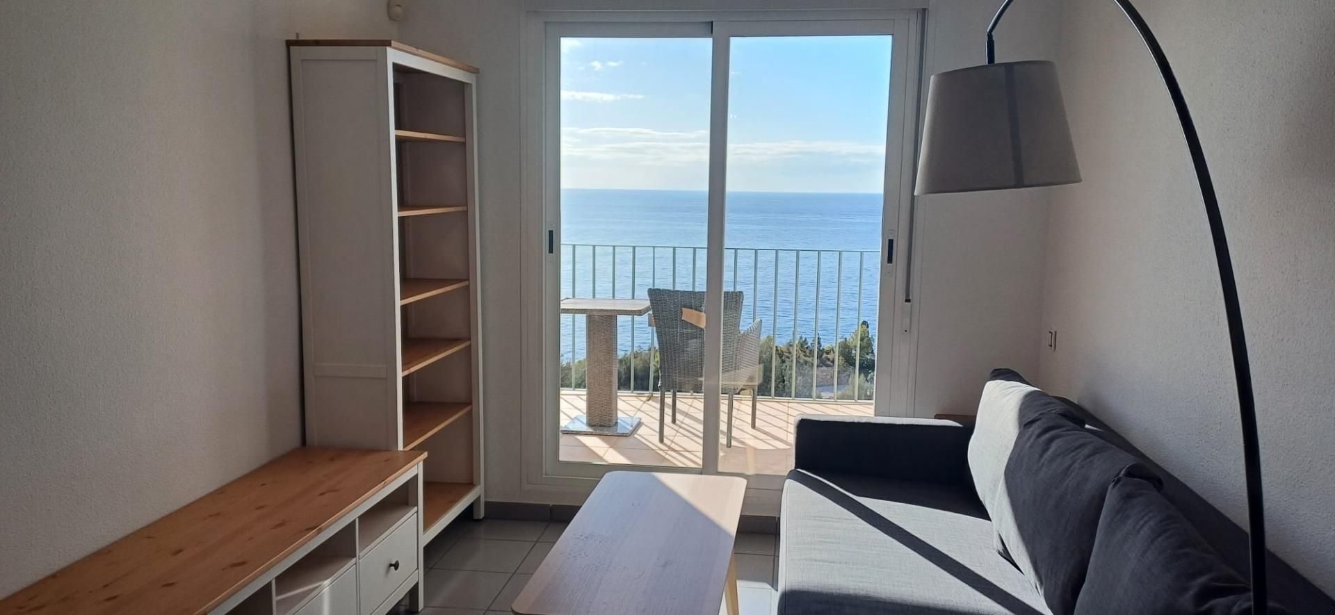 Dormitori de Apartament de lloguer en Benidorm amb Aire condicionat, Calefacció i Balcó
