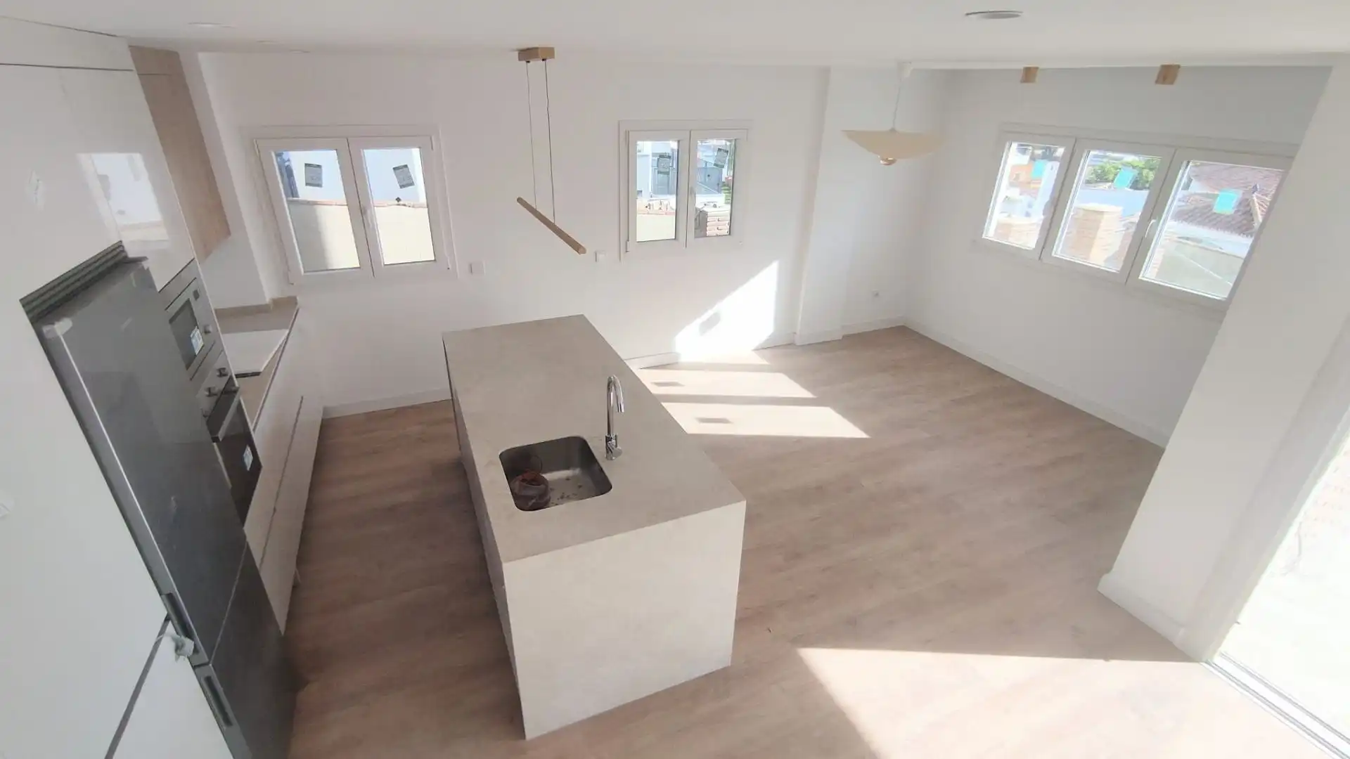 Küche von Maisonette zum Verkauf in Torremolinos mit Klimaanlage, Terrasse und Abstellraum