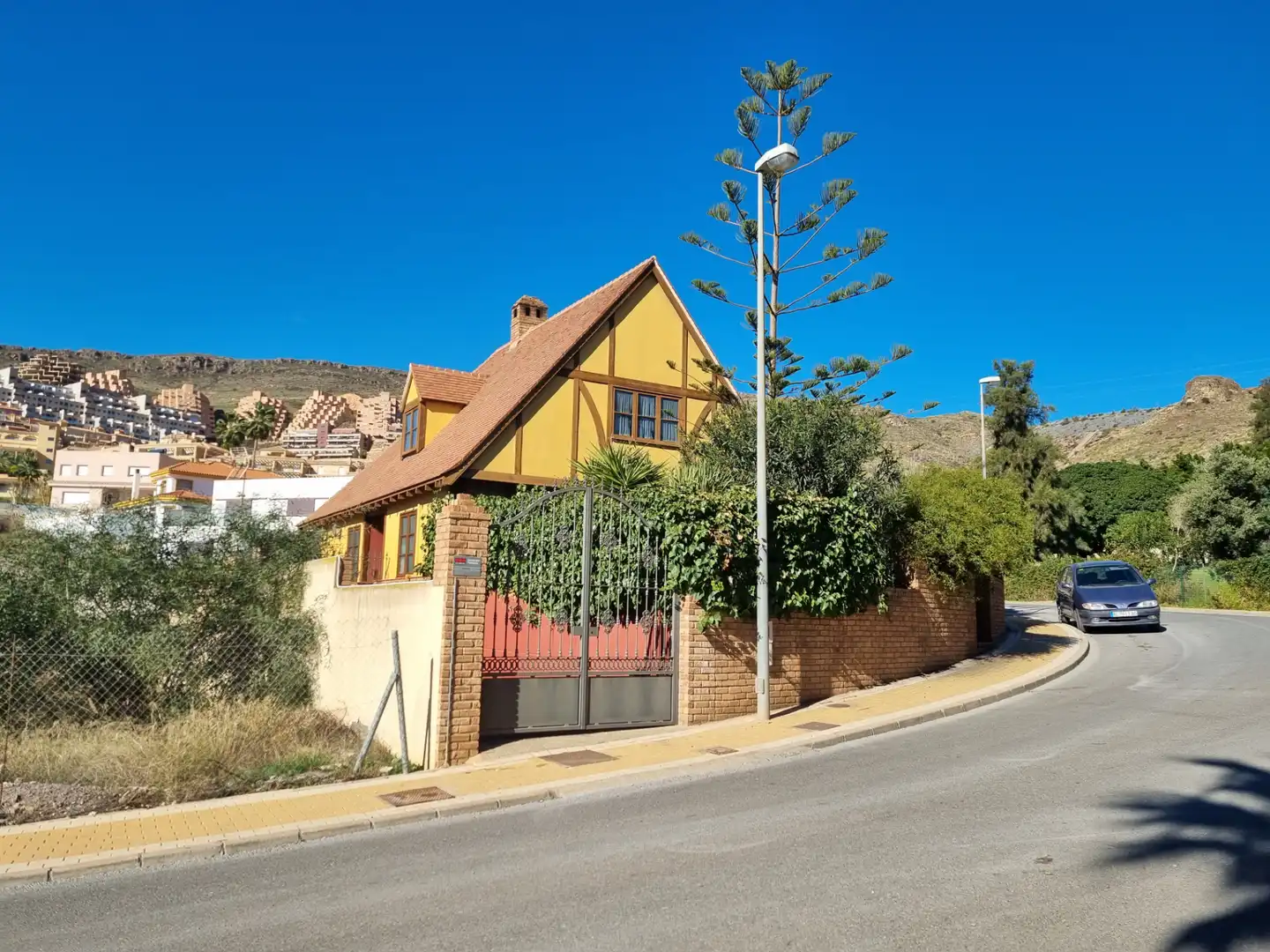Chalet con piscina en venta en La Envía