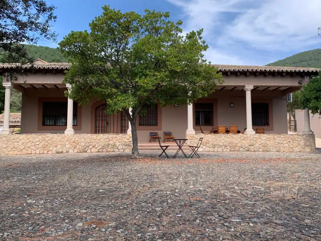 Vista exterior de Casa o chalet en venta en Los Navalucillos con Aire acondicionado, Calefacción y Jardín privado