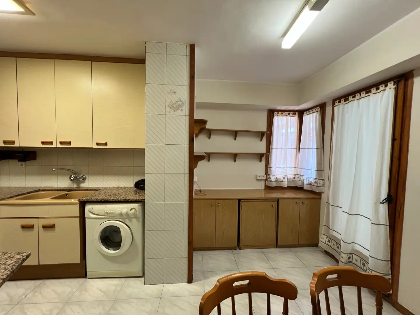 Kitchen of Flat for sale in Jaca  with Heating, Storage room and Furnished