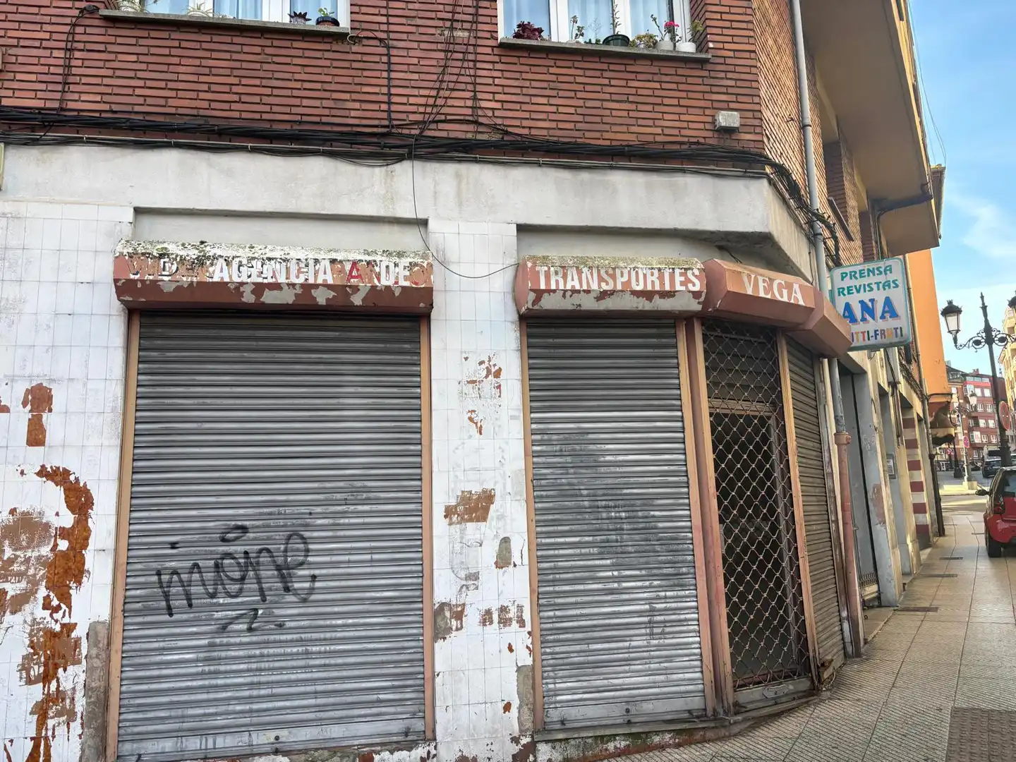 Business premises for sale in Avenida de Pando 33