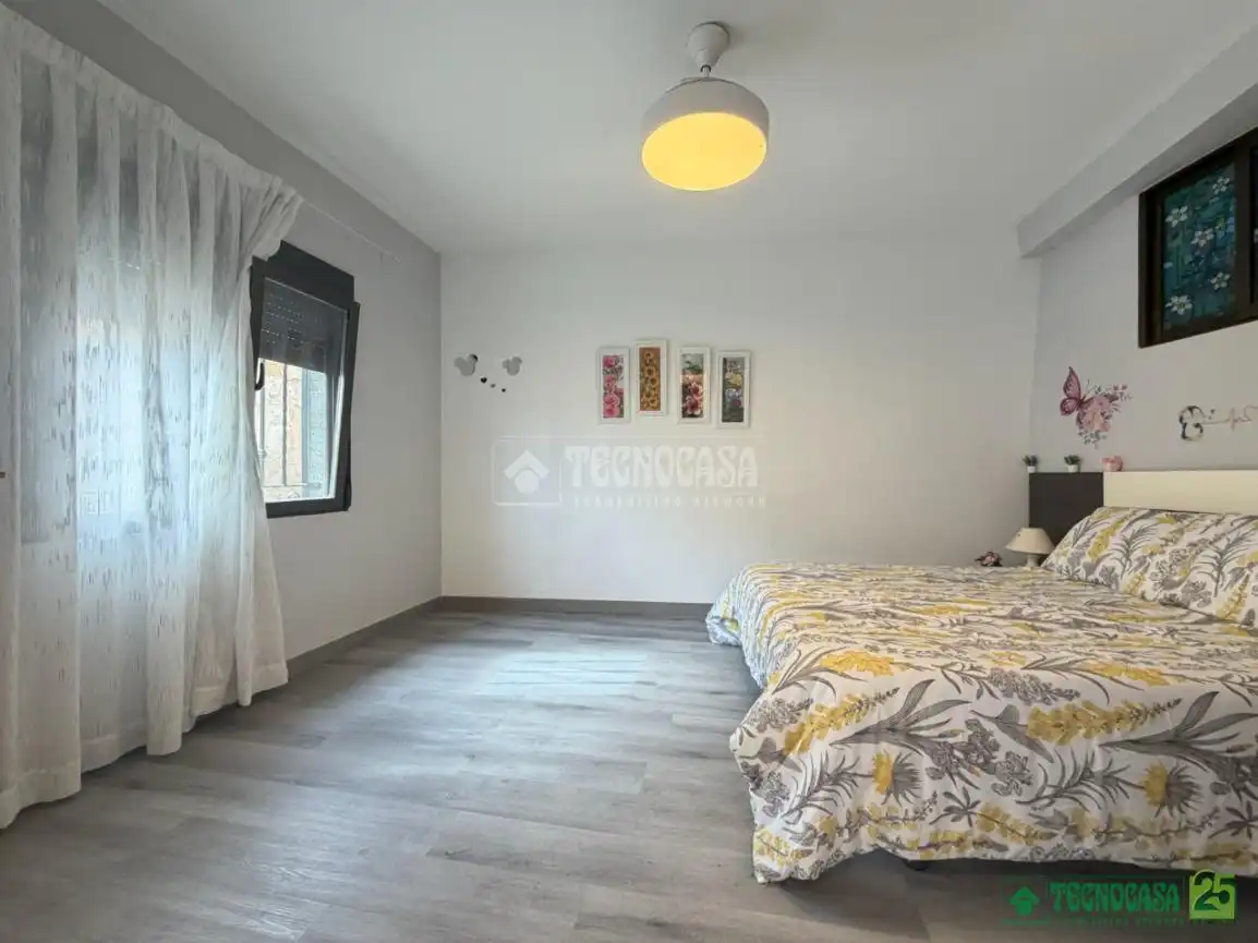 Habitación de Casa adosada en venta en Santa Cruz de la Zarza con Aire acondicionado y Terraza