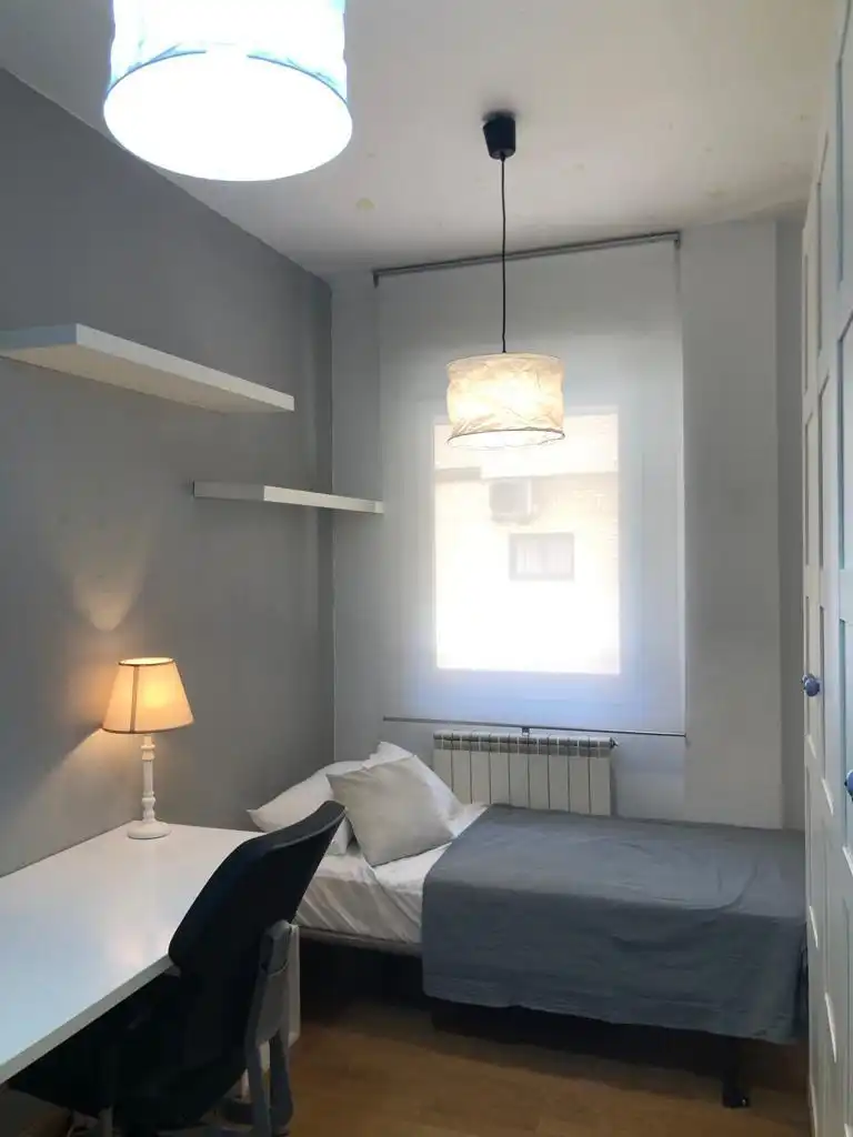 Habitación de Piso de alquiler en Zaragoza con Calefacción, Amueblado y Horno