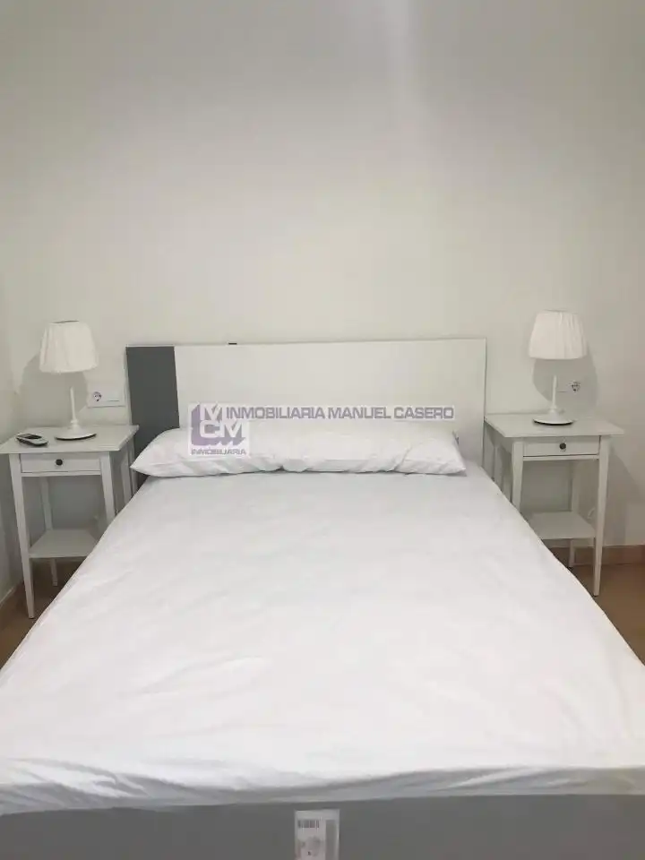 Habitación de Apartamento de alquiler en Cáceres con Aire acondicionado, Calefacción y Amueblado