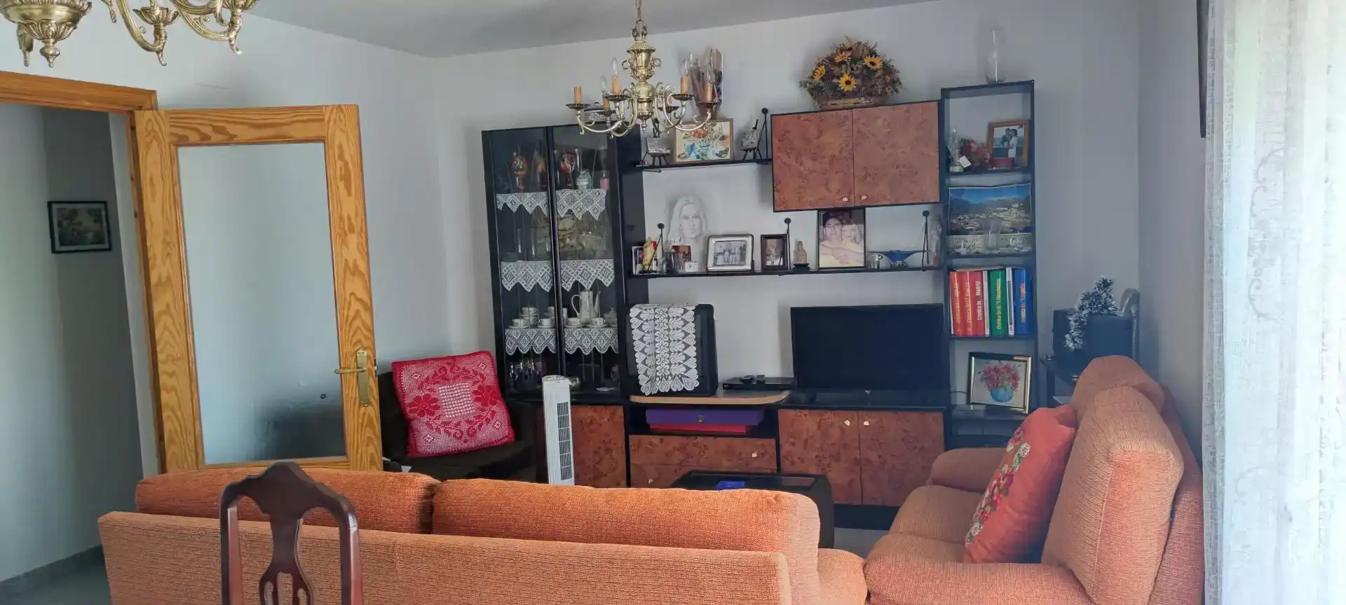 Sala d'estar de Pis en venda en Santa Cruz del Valle amb Moblat, Forn i Rentadora