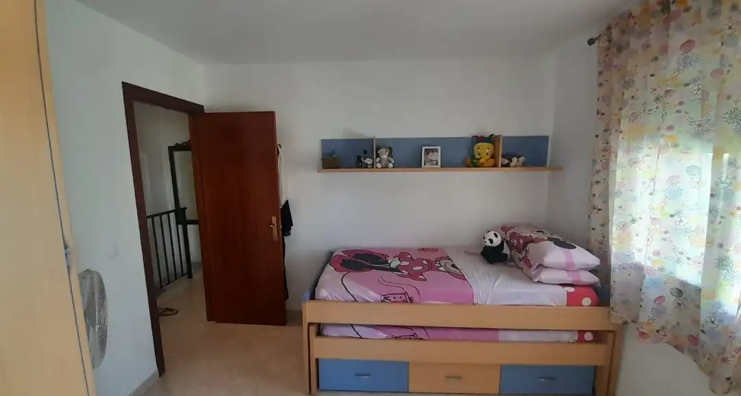 Habitación de Casa adosada en venta en Algarrobo con Calefacción, Jardín privado y Terraza