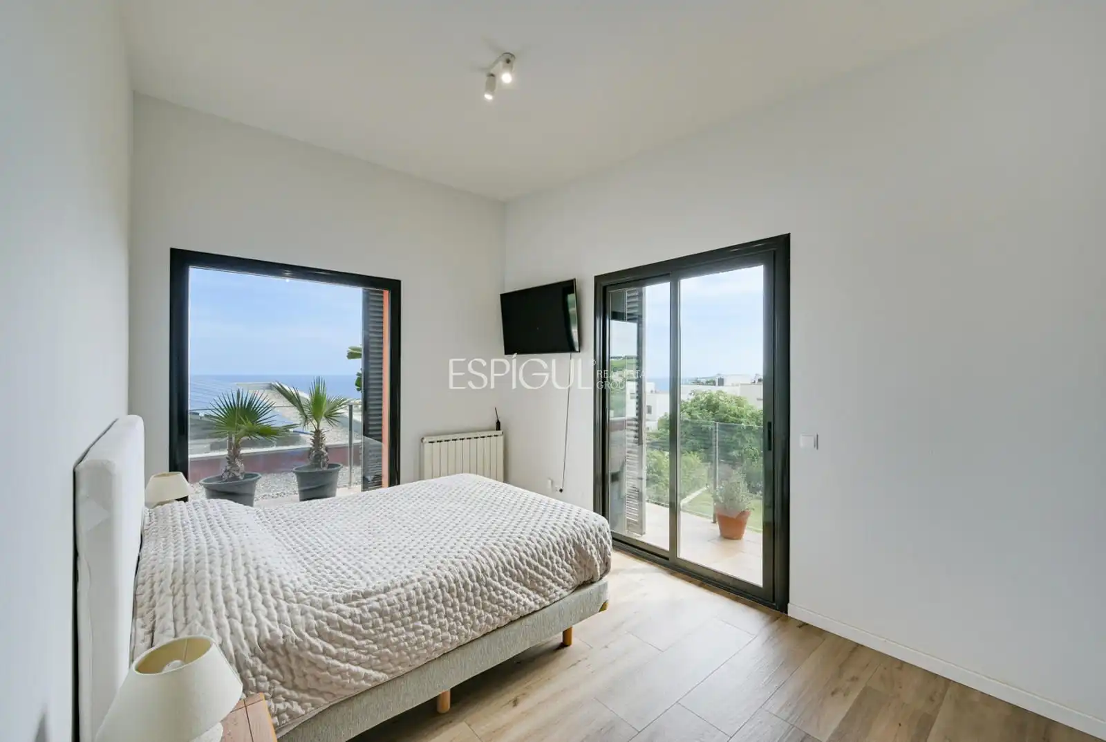 Bedroom of Houses for sale in Mataró  with Air Conditioner, Private garden and Terrace