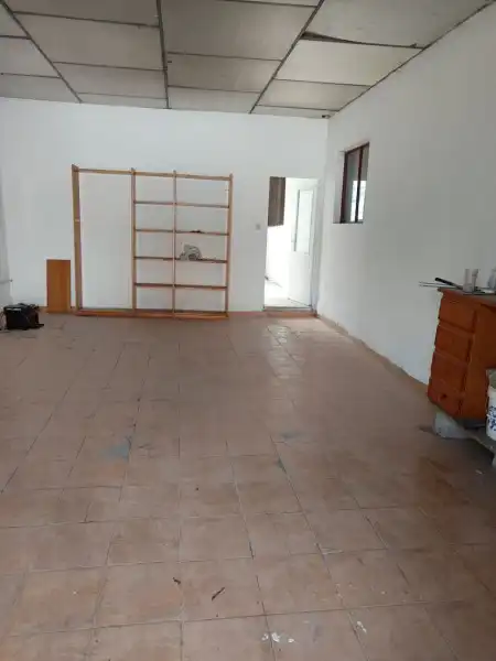 Nave industrial de alquiler en Lucena