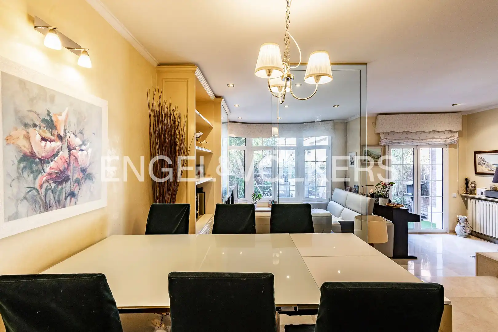 Comedor de Casa o chalet en venta en Esplugues de Llobregat con Aire acondicionado, Calefacción y Jardín privado