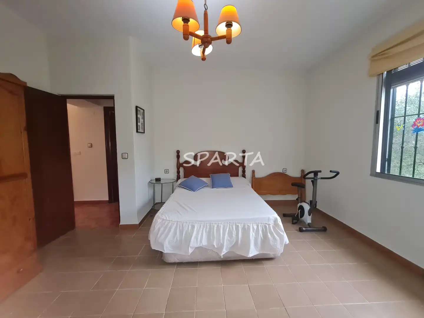 Country house zum Verkauf in Sanlúcar la Mayor mit Privatgarten, Schwimmbad und Ofen