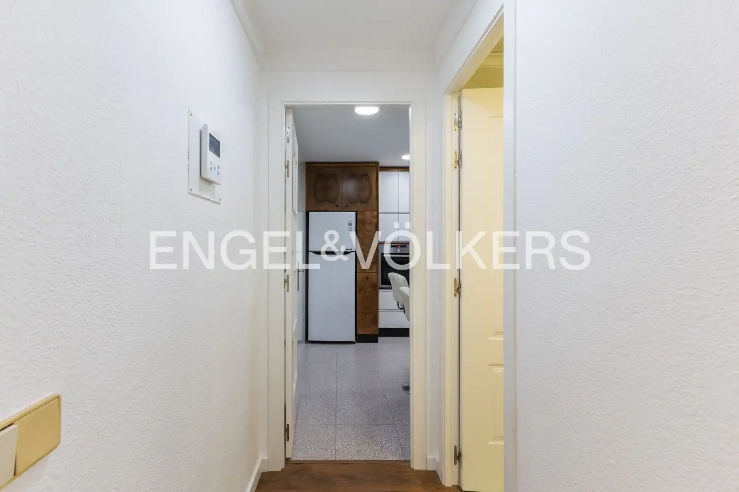 Wohnung zur Miete in Valencia mit Klimaanlage, Heizung und Parkett