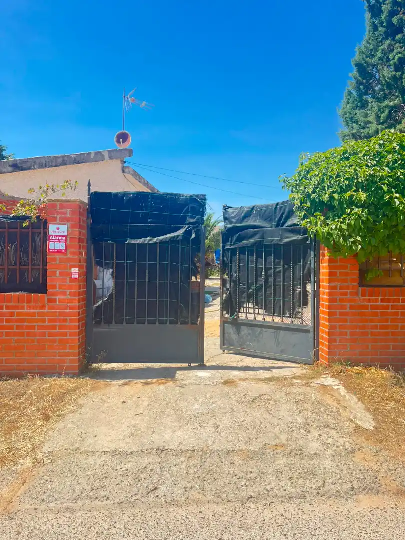 Exterior view of Houses for sale in Palomeque  with Alarm