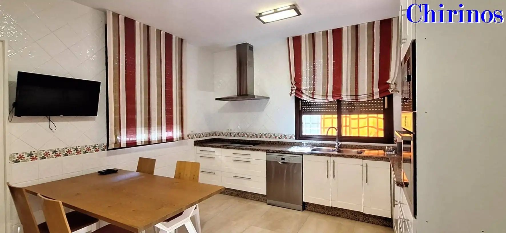 Cuina de Casa o xalet en venda en Córdoba amb Aire condicionat, Calefacció i Jardí privat