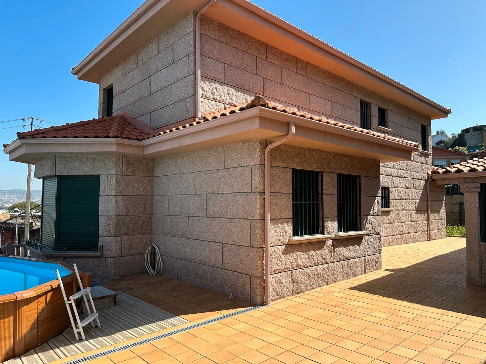 Exterior view of House or chalet for sale in Vigo   with Heating, Private garden and Oven
