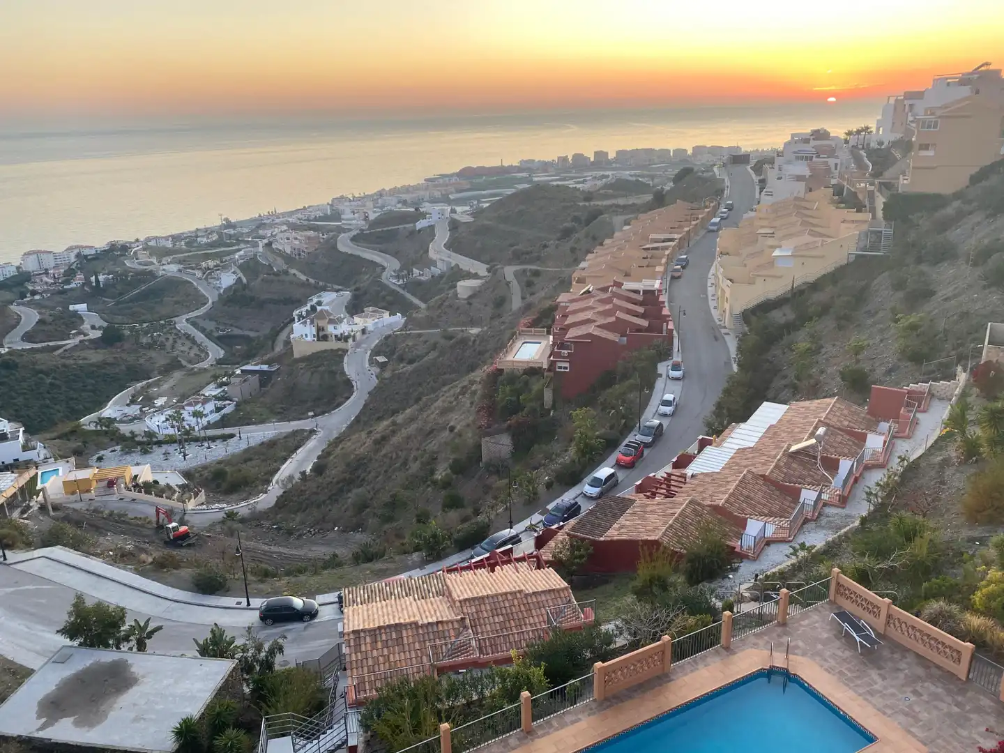 Vista exterior de Casa adosada en venda en Torrox amb Aire condicionat, Calefacció i Jardí privat