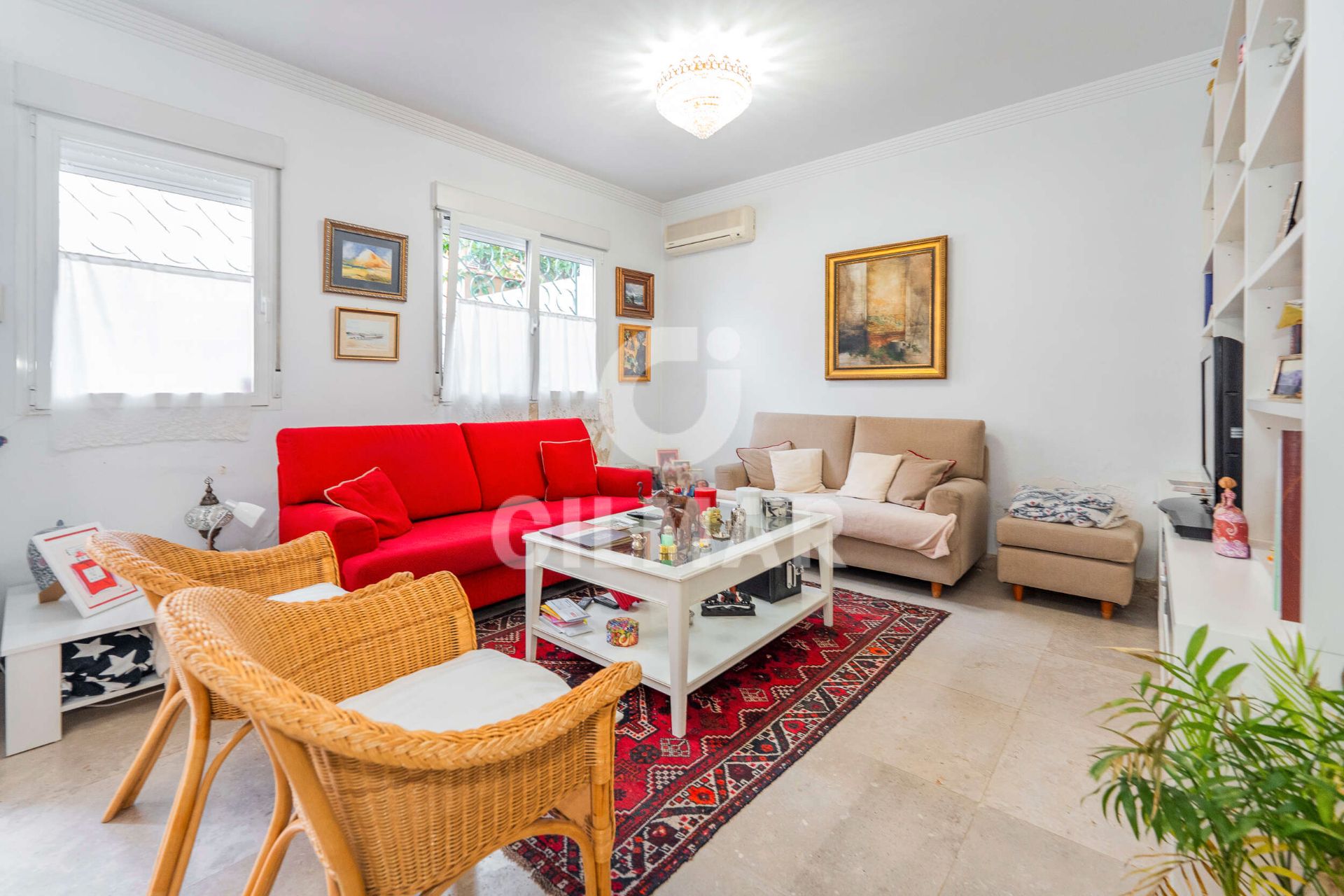 Living room of House or chalet for sale in  Madrid Capital  with Air Conditioner, Heating and Private garden