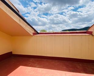Terrassa de Casa adosada en venda en Manzanera amb Terrassa i Balcó