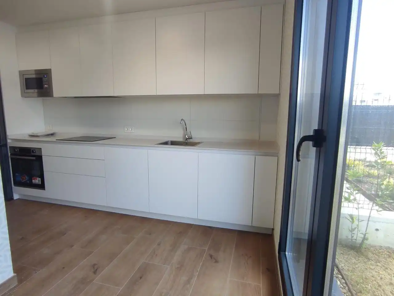 Cocina de Planta baja de alquiler en Santander con Calefacción, Jardín privado y Parquet