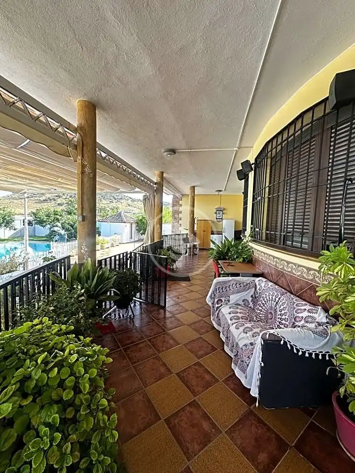 Terrassa de Casa o xalet en venda en Linares amb Aire condicionat, Calefacció i Jardí privat