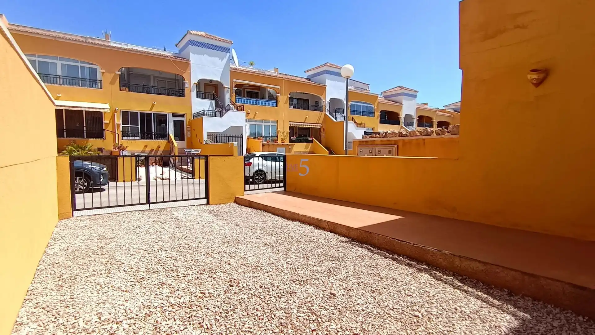 Vista exterior de Piso en venta en Los Montesinos con Aire acondicionado, Calefacción y Terraza