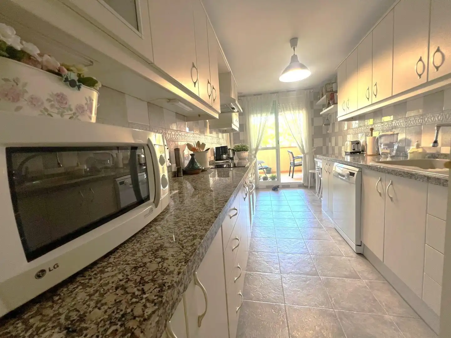 Cocina de Piso en venta en Fuengirola con Aire acondicionado, Jardín privado y Terraza
