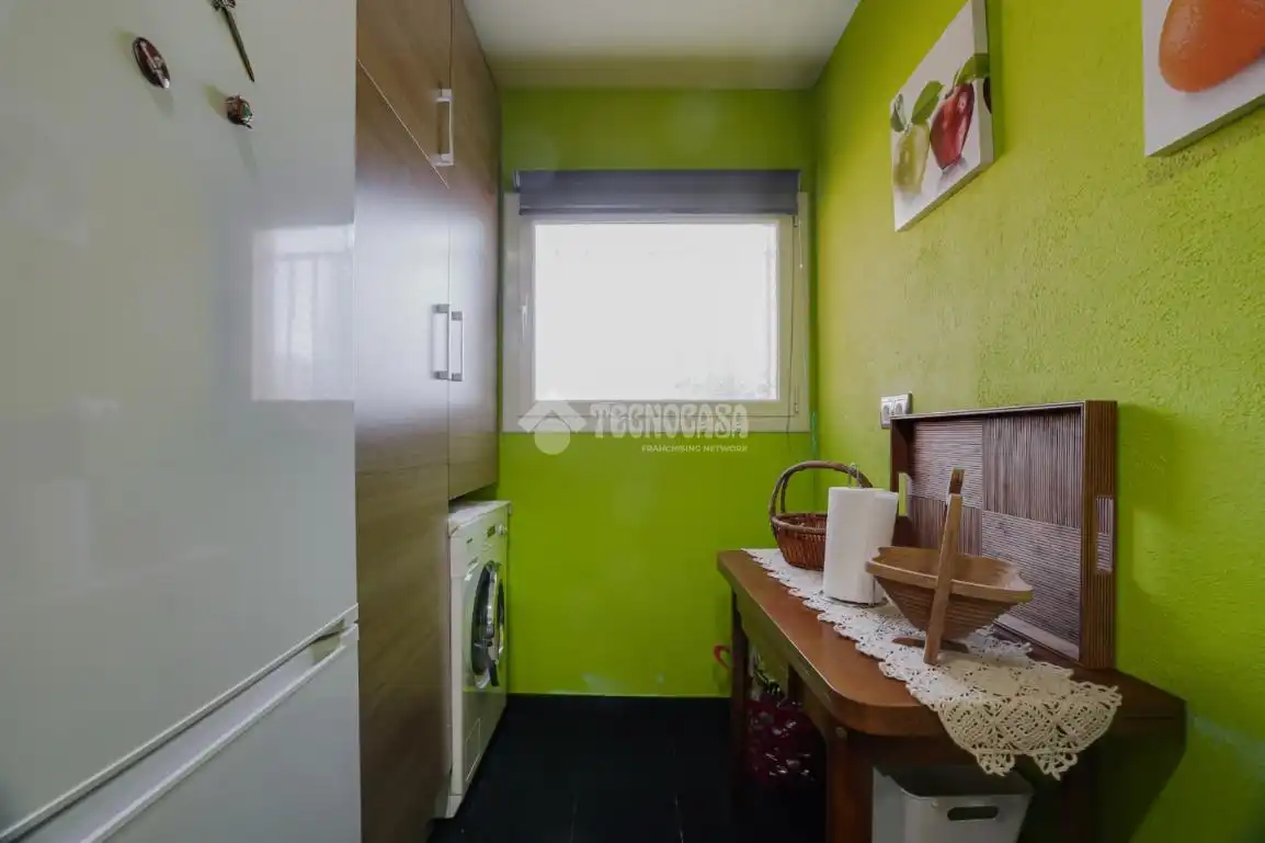 Küche von Einfamilien-Reihenhaus zum Verkauf in Terrassa mit Terrasse